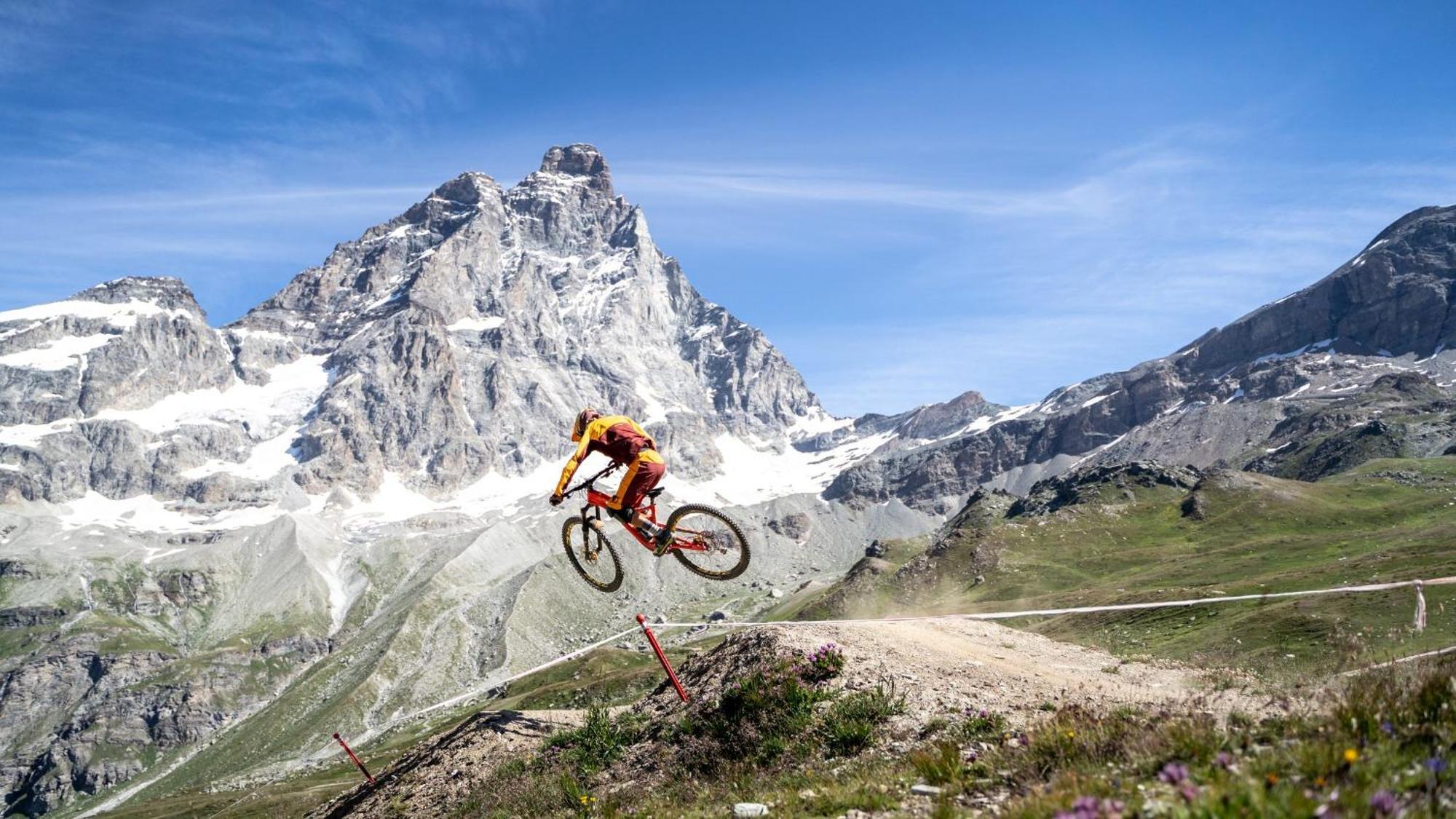 Relax & Sports -Cervinia- Maison Valtournenche Exterior photo